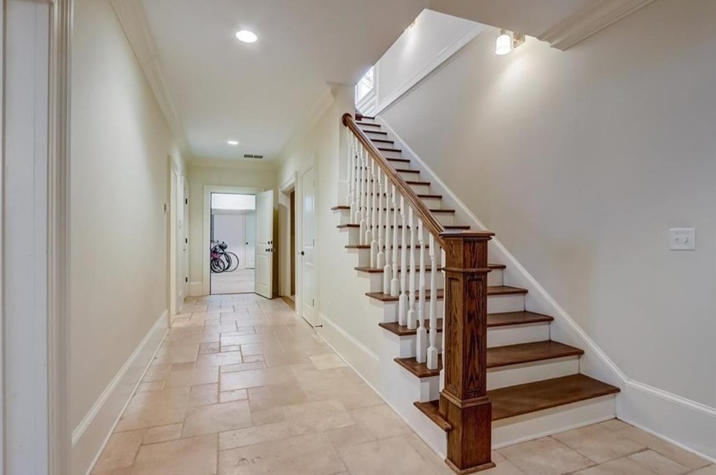 1421 Wessyngton Rd, Atlanta GA  30306-3245 exterior