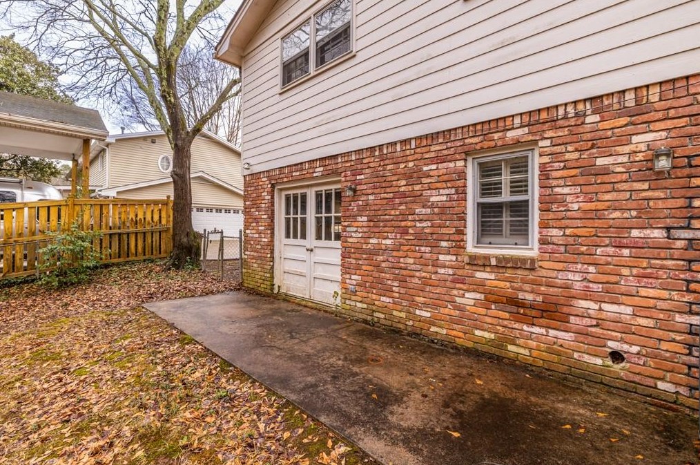 2739 Millwood Ct, Decatur GA  30033-2434 exterior