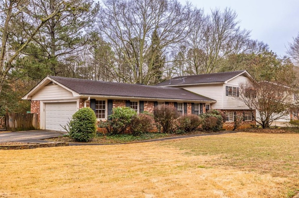 2739 Millwood Ct, Decatur GA  30033-2434 exterior