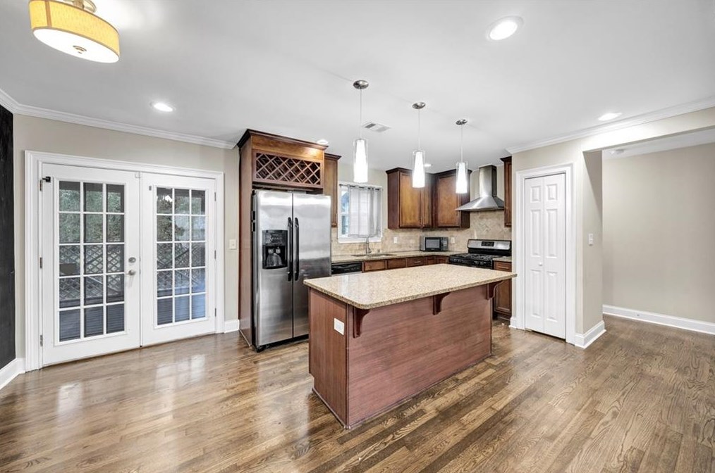 3165 Leeland Rd, Decatur GA  30032-2838 exterior