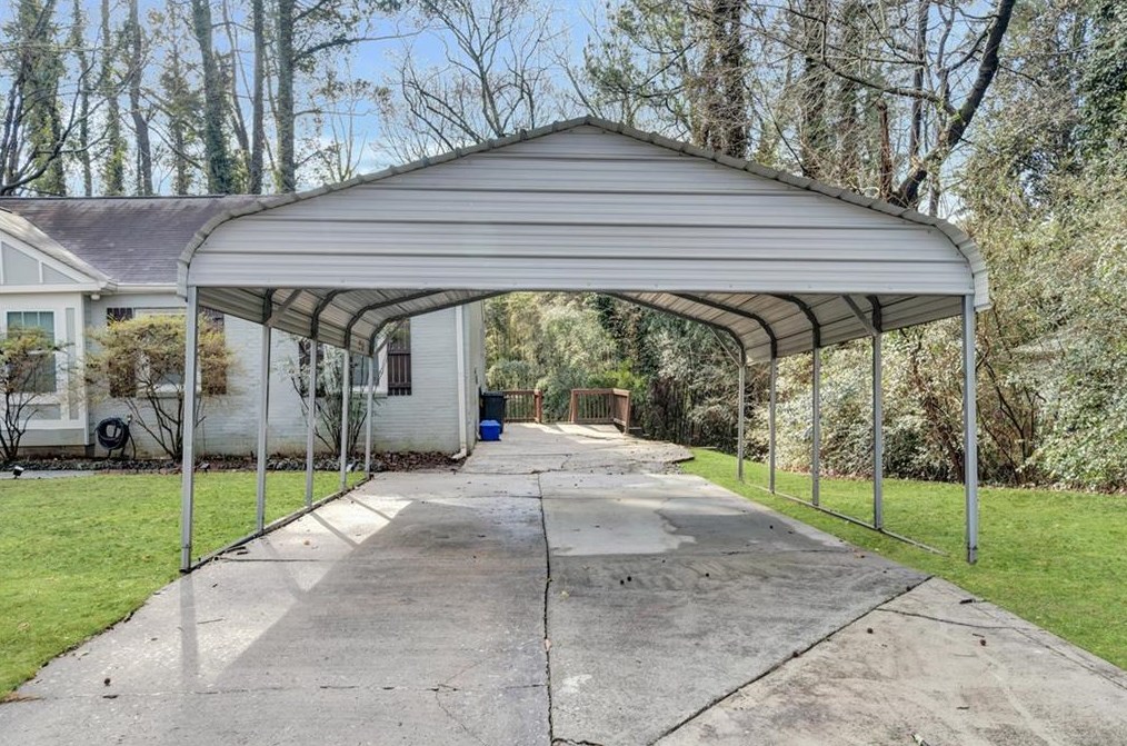 3165 Leeland Rd, Decatur GA  30032-2838 exterior