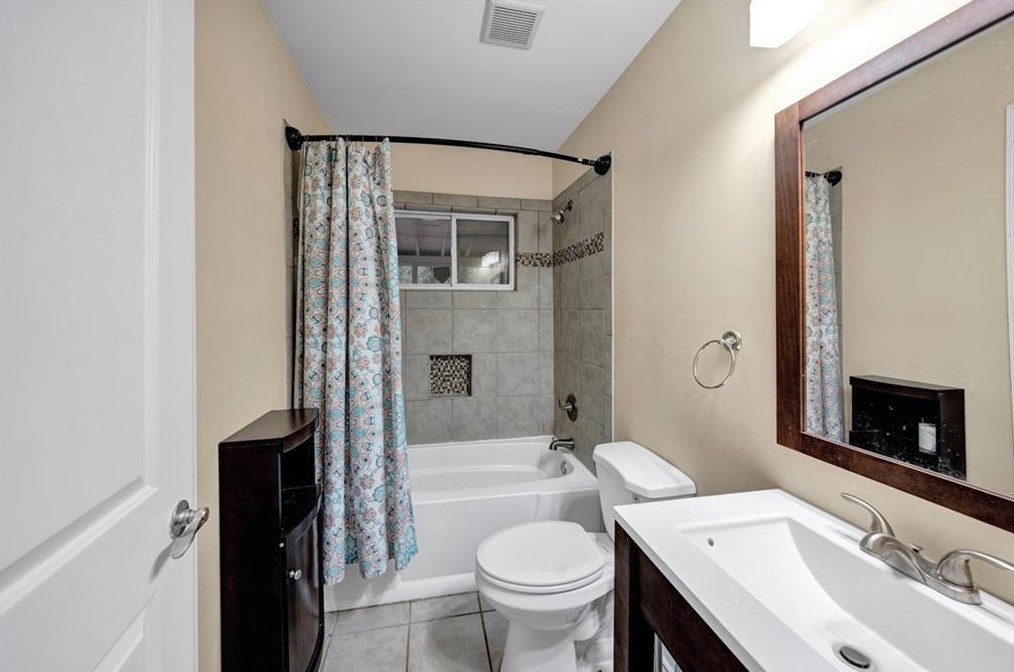 3165 Leeland Rd, Decatur GA  30032-2838 exterior