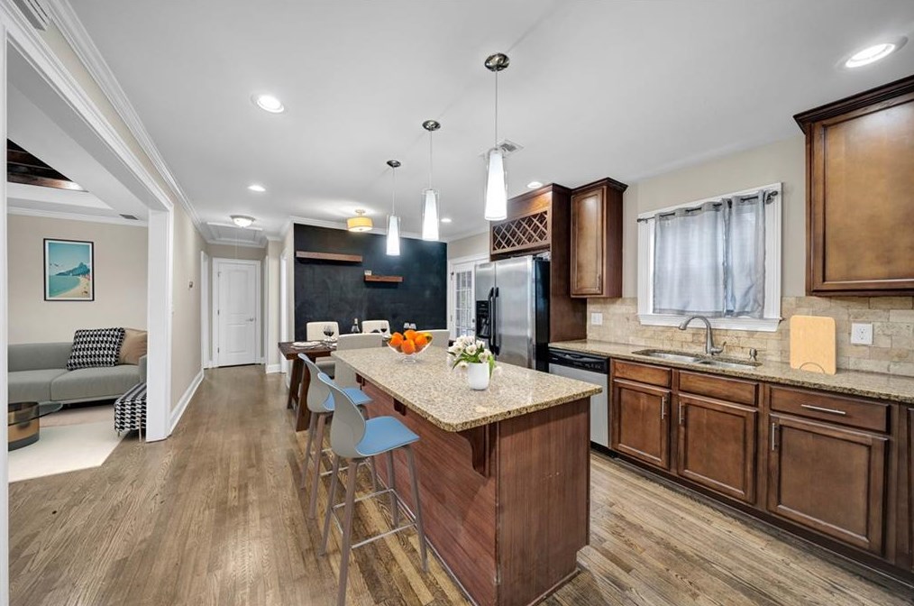 3165 Leeland Rd, Decatur GA  30032-2838 exterior