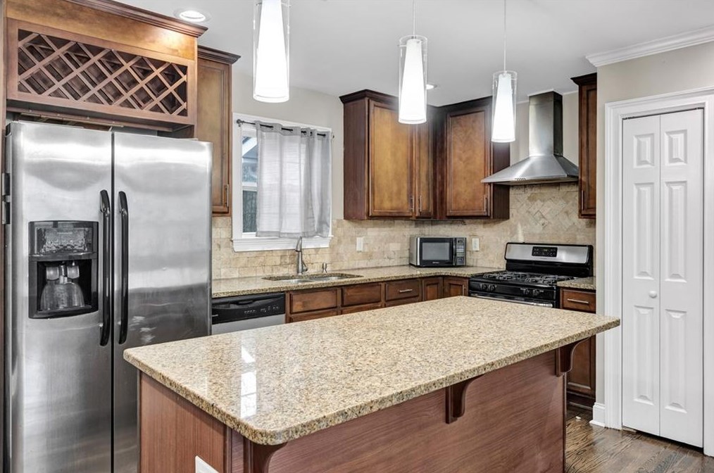 3165 Leeland Rd, Decatur GA  30032-2838 exterior