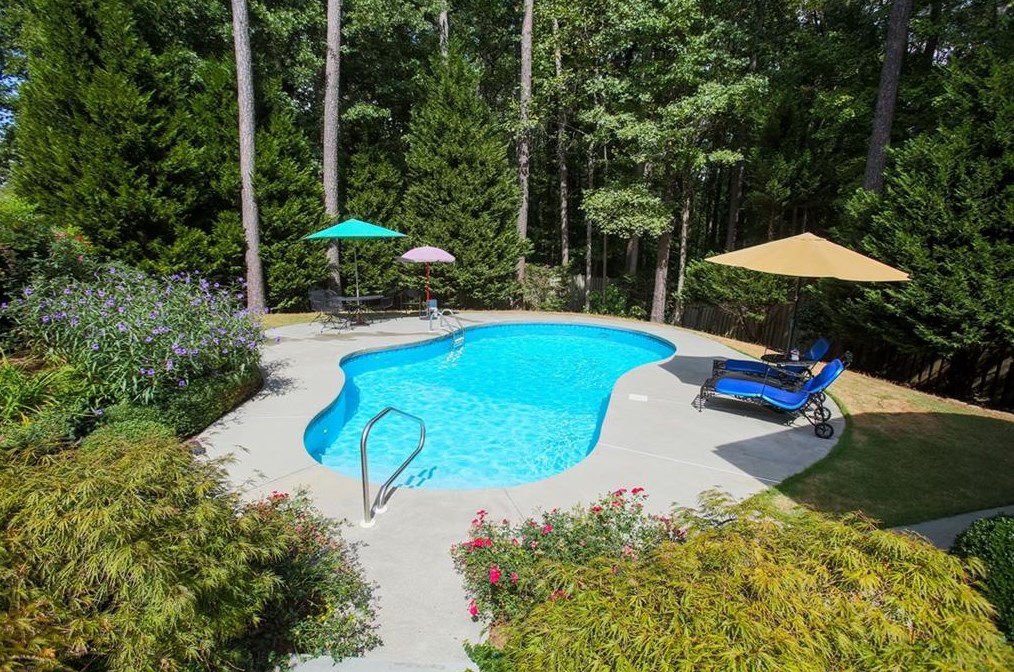 2484 Lavista Rd, Decatur GA  30033-1921 exterior