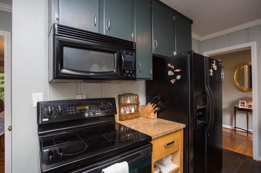 2484 Lavista Rd, Decatur GA  30033-1921 exterior