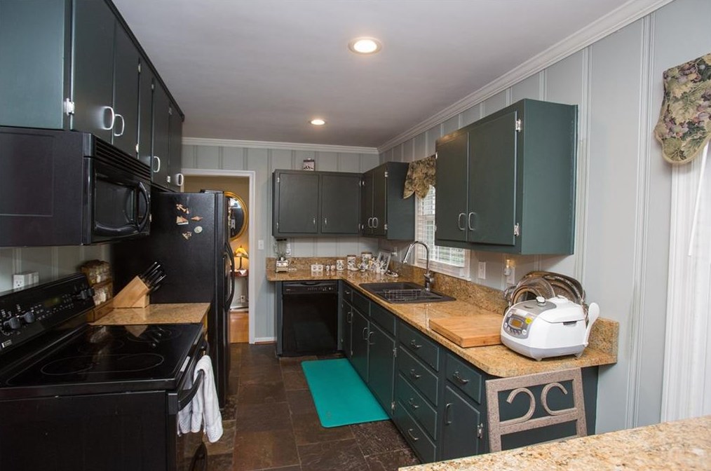 2484 Lavista Rd, Decatur GA  30033-1921 exterior