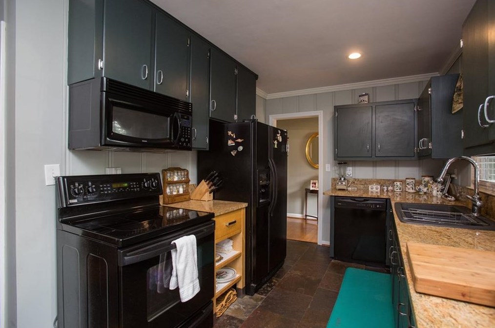 2484 Lavista Rd, Decatur GA  30033-1921 exterior