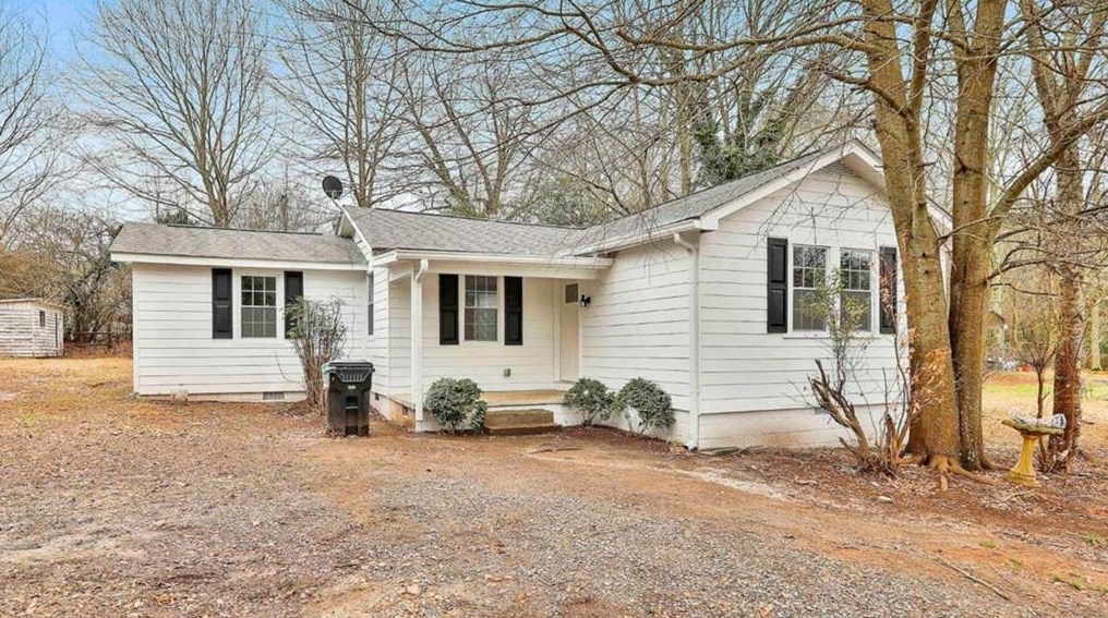 273 Strickland St, Fairburn GA  30213-1177 exterior