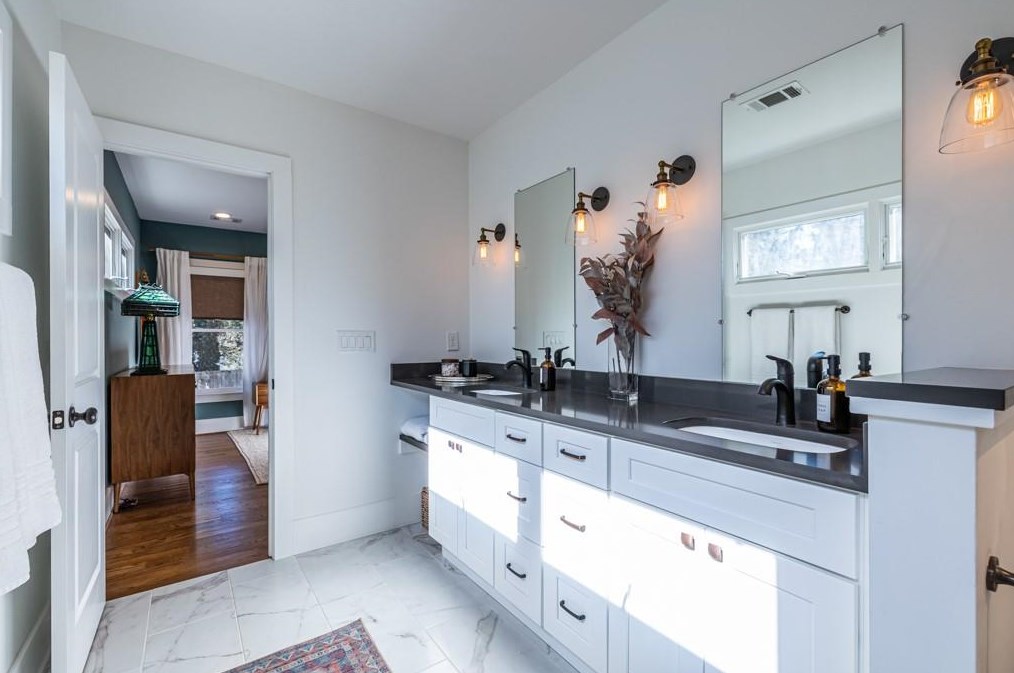 1375 Fenway Cir, Decatur GA  30030-4521 exterior