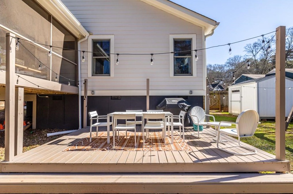 1375 Fenway Cir, Decatur GA  30030-4521 exterior