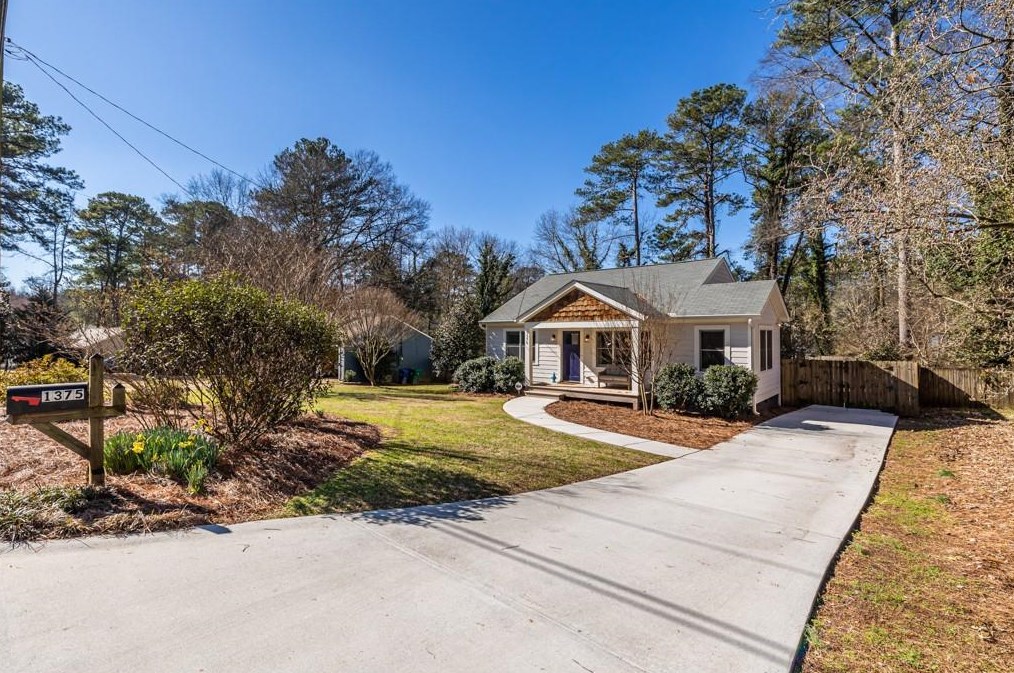 1375 Fenway Cir, Decatur GA  30030-4521 exterior