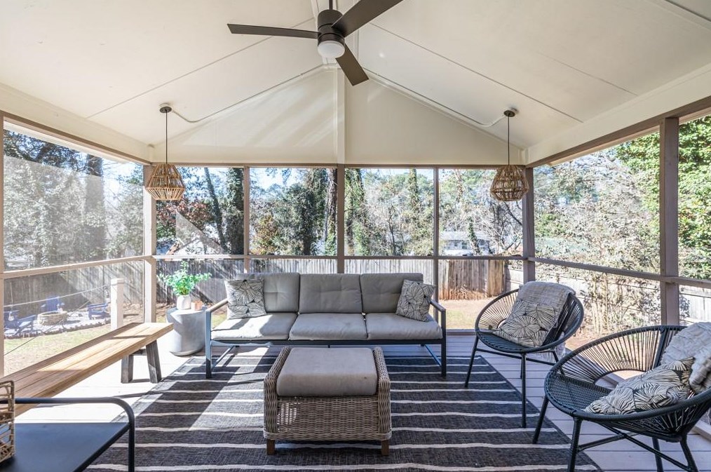 1375 Fenway Cir, Decatur GA  30030-4521 exterior