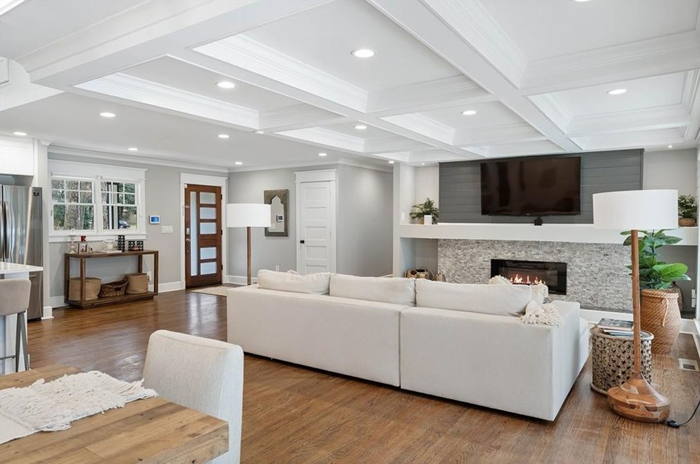 5608 Sherrell Dr, Atlanta GA  30342-1307 exterior