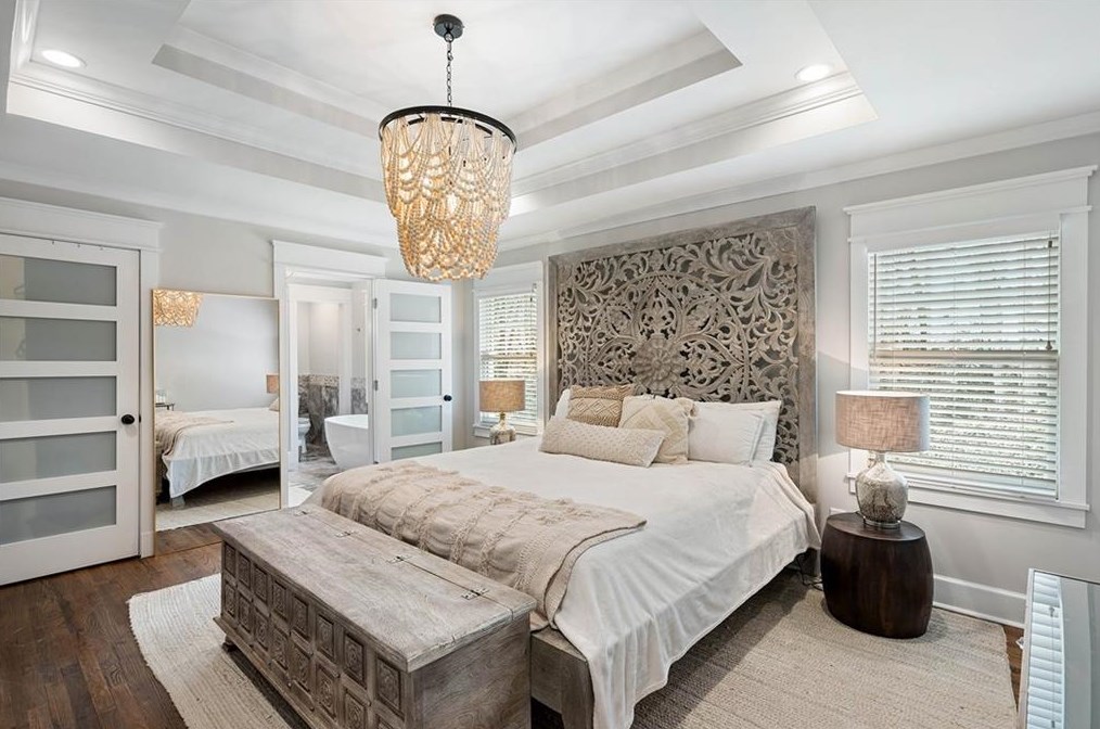 5608 Sherrell Dr, Atlanta GA  30342-1307 exterior