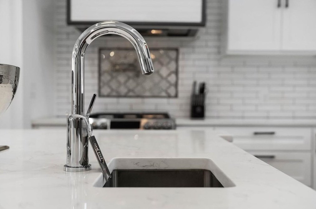 5608 Sherrell Dr, Atlanta GA  30342-1307 exterior