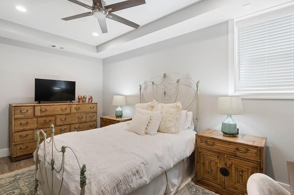 5608 Sherrell Dr, Atlanta GA  30342-1307 exterior