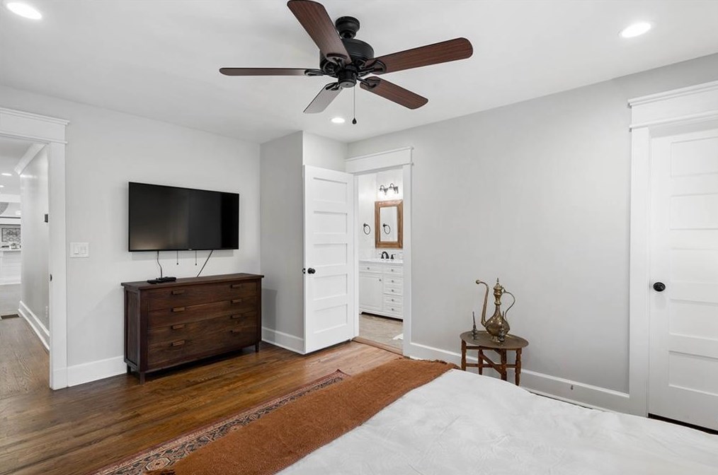 5608 Sherrell Dr, Atlanta GA  30342-1307 exterior