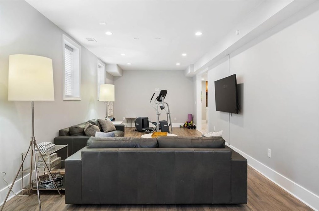 5608 Sherrell Dr, Atlanta GA  30342-1307 exterior