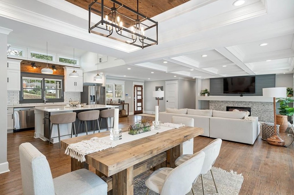 5608 Sherrell Dr, Atlanta GA  30342-1307 exterior