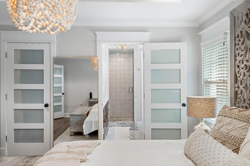 5608 Sherrell Dr, Atlanta GA  30342-1307 exterior