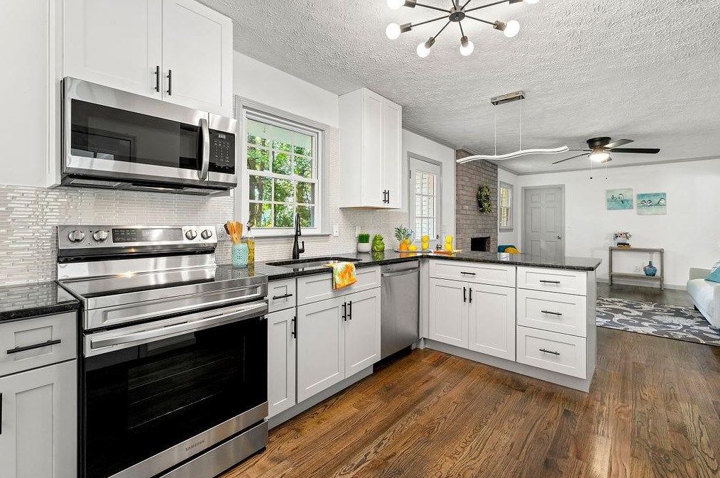 1223 Sanden Ferry Dr, Decatur GA  30033-3345 exterior