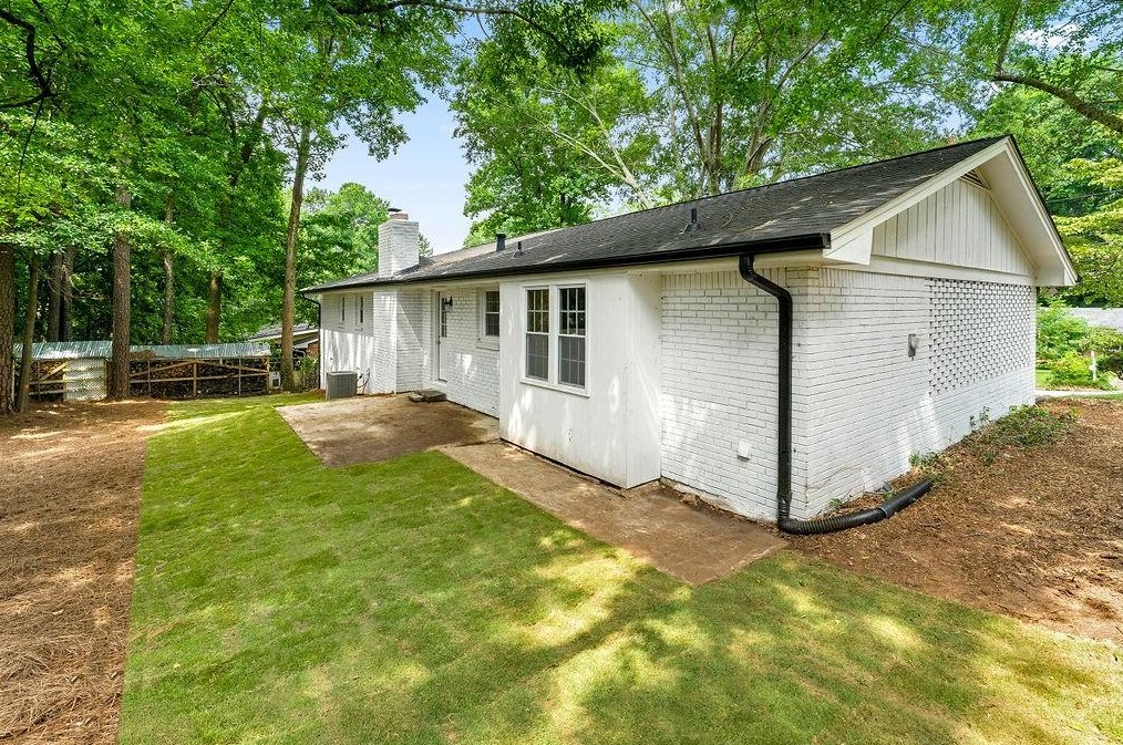 1223 Sanden Ferry Dr, Decatur GA  30033-3345 exterior