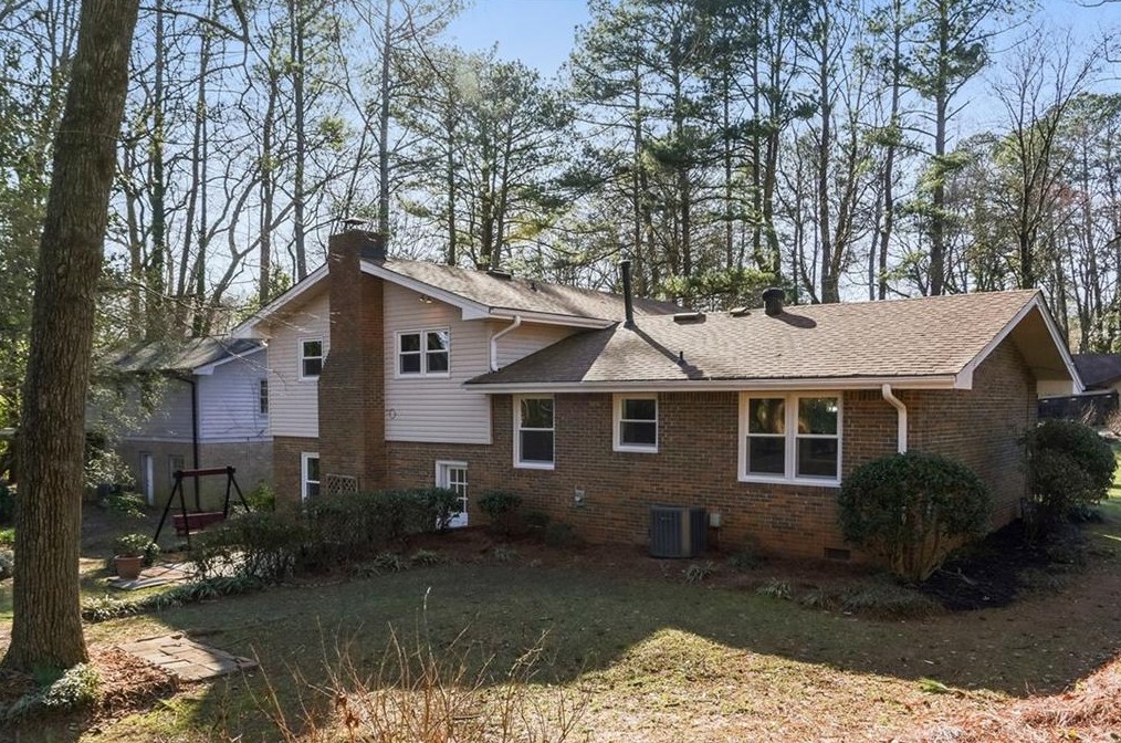 3859 Redbud Ct, Smyrna GA  30082-3354 exterior