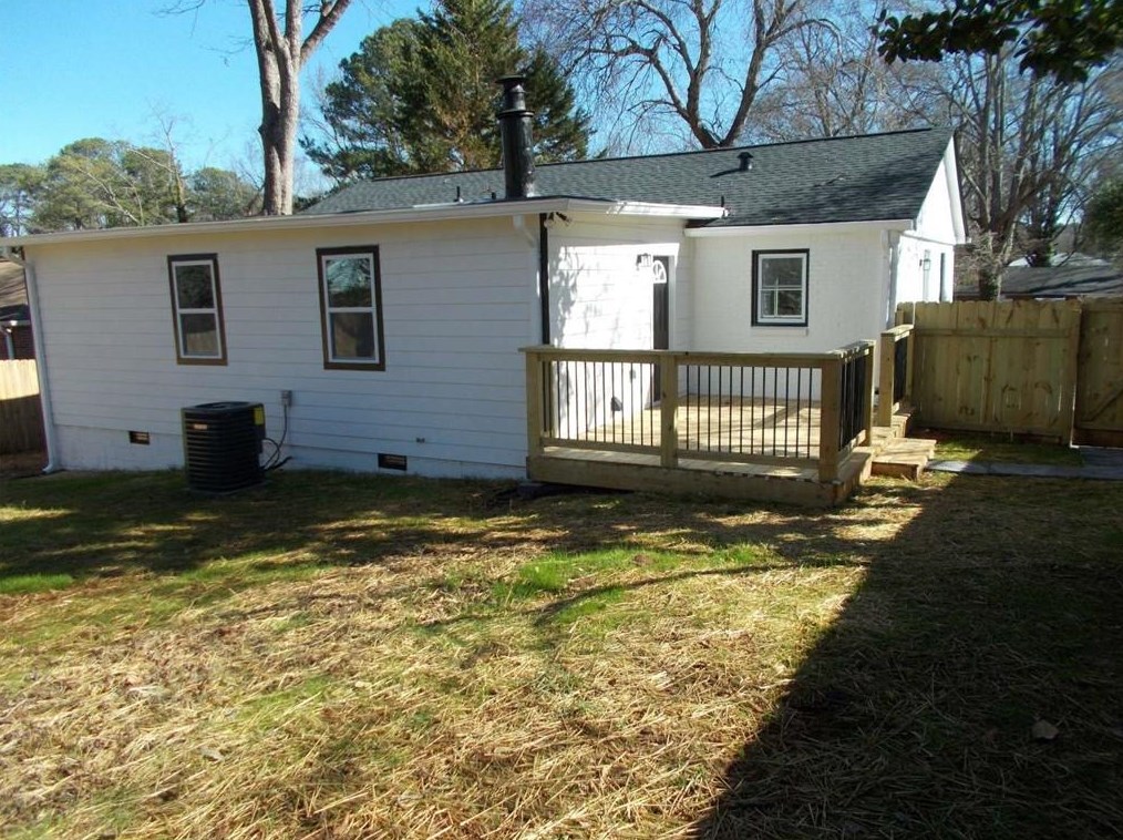 1429 Joy Ln, Decatur GA  30032-3008 exterior