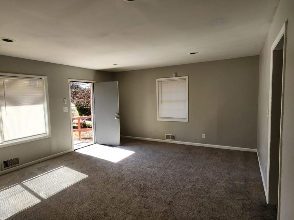 4404 Glenwood Pkwy, Decatur GA  30032-5005 exterior