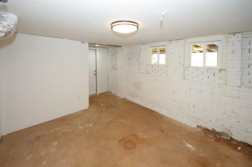 1109 Winburn Dr, Atlanta GA  30344-2805 exterior