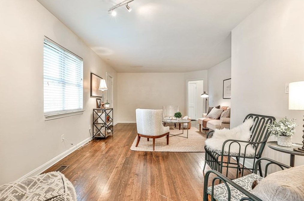 1495 Woodfern Dr, Decatur GA  30030-4532 exterior