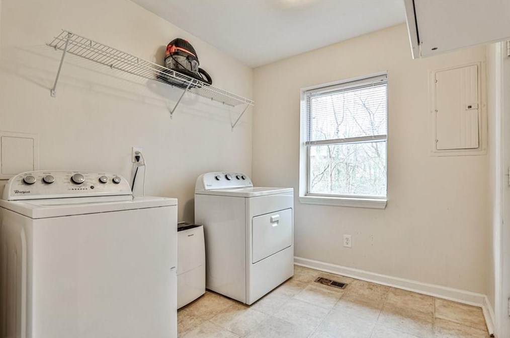 1495 Woodfern Dr, Decatur GA  30030-4532 exterior