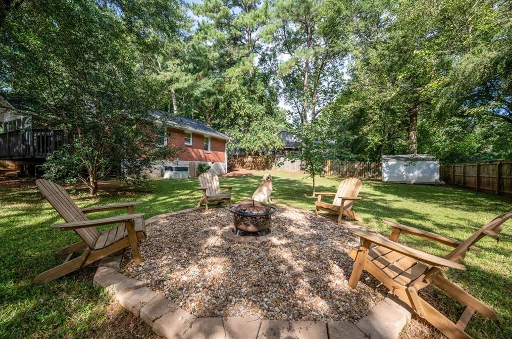 1000 Gaylemont Cir, Decatur GA  30033-4813 exterior