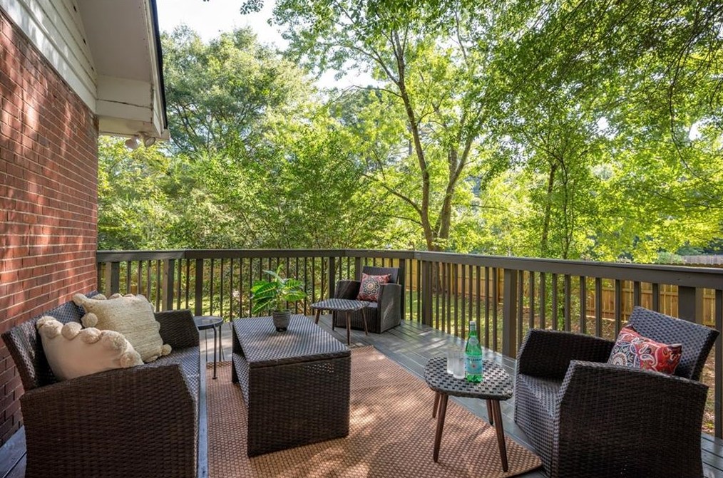 1000 Gaylemont Cir, Decatur GA  30033-4813 exterior