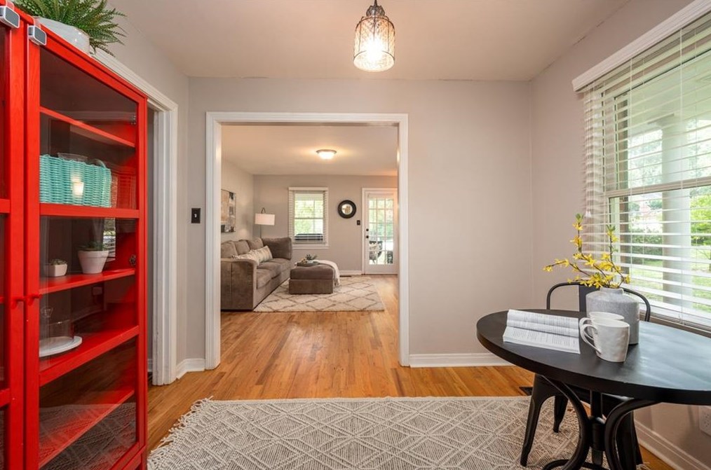 1000 Gaylemont Cir, Decatur GA  30033-4813 exterior