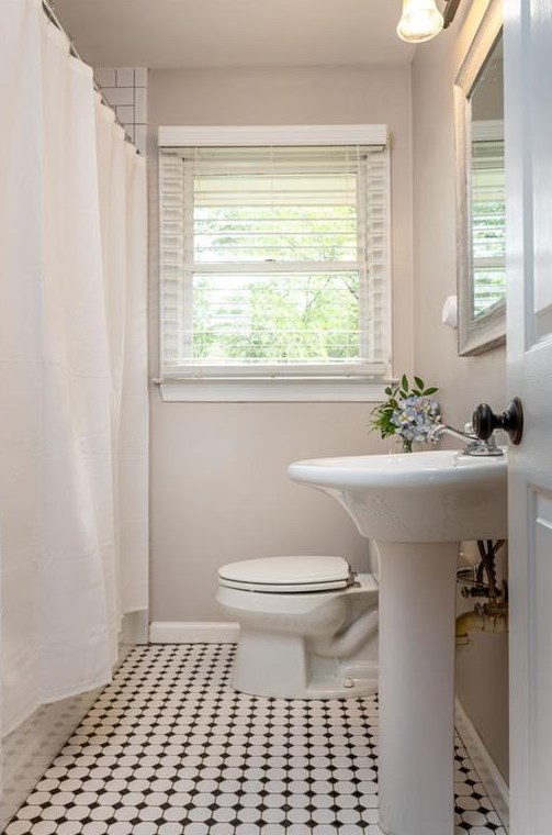 1000 Gaylemont Cir, Decatur GA  30033-4813 exterior