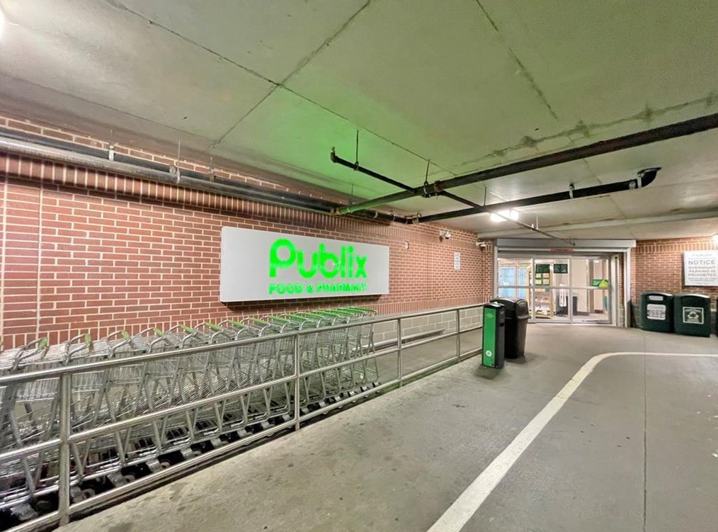950 Peachtree St, Atlanta GA  30309-3862 exterior