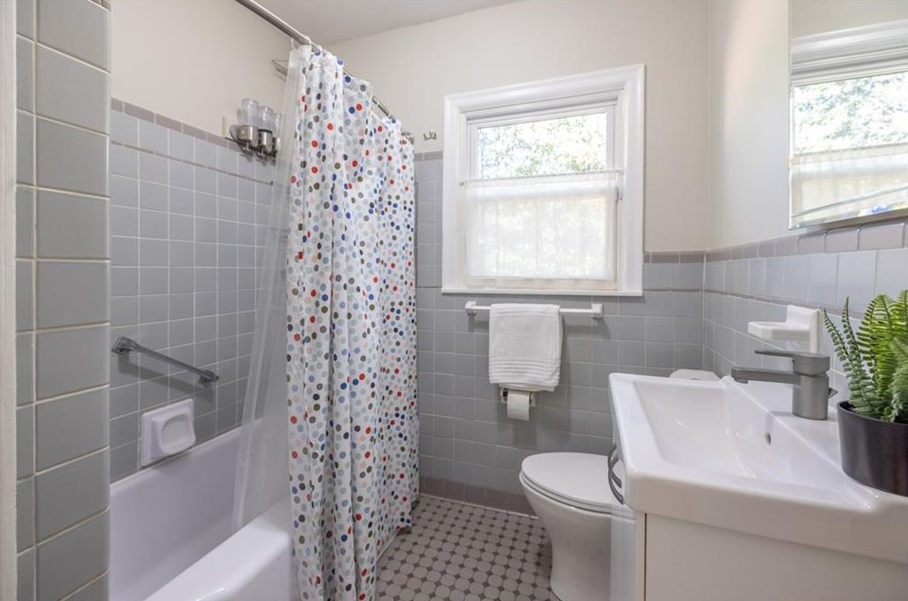 2354 Wineleas Rd, Decatur GA  30033-5519 exterior