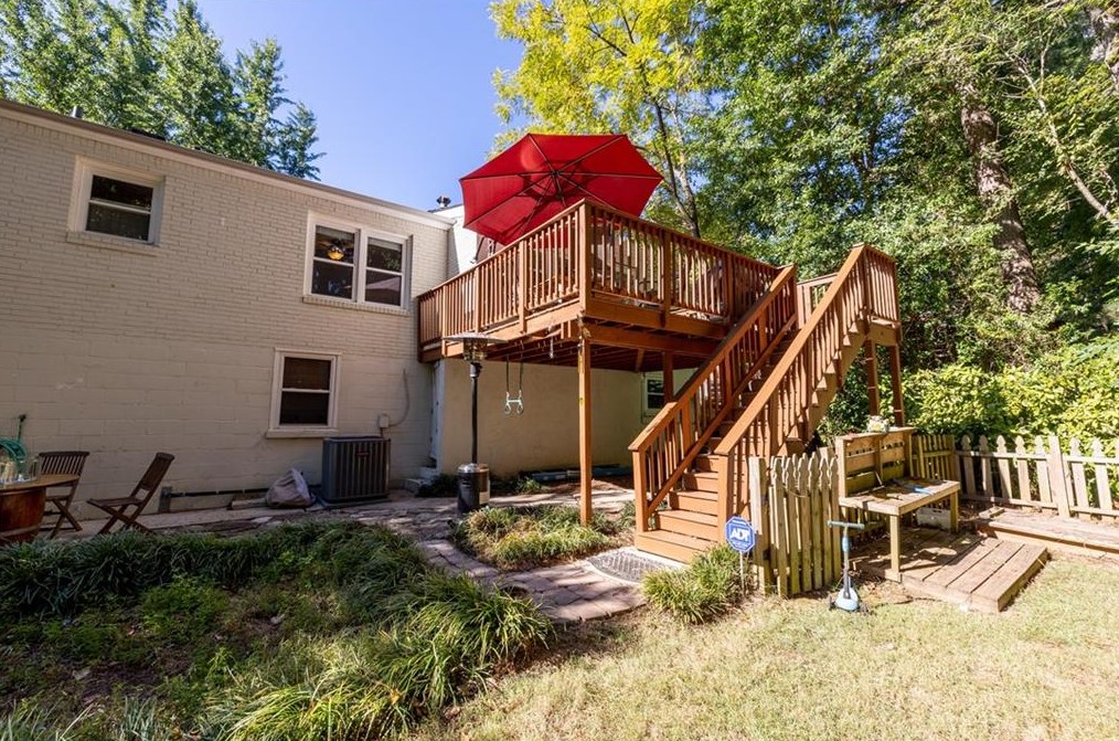 2354 Wineleas Rd, Decatur GA  30033-5519 exterior