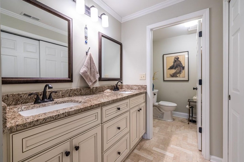 206 Ridley Howard Ct, Decatur GA  30030-2381 exterior