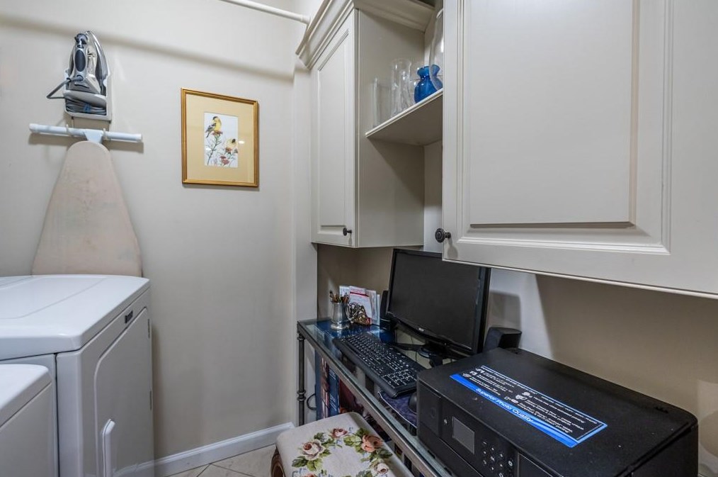 206 Ridley Howard Ct, Decatur GA  30030-2381 exterior