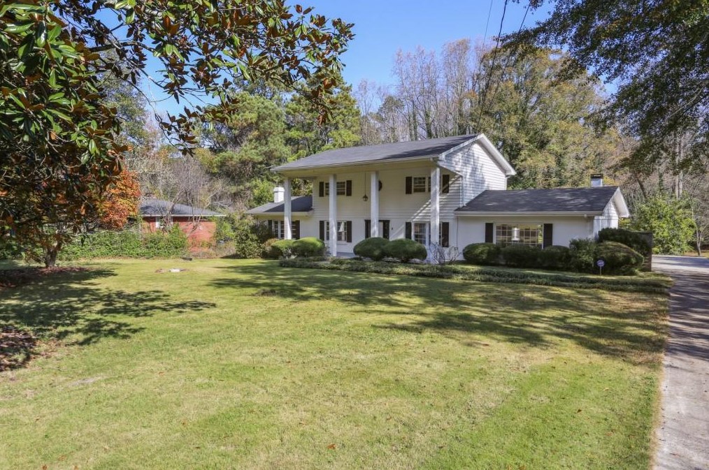 300 Plantation Rd, Smyrna GA  30082-3049 exterior