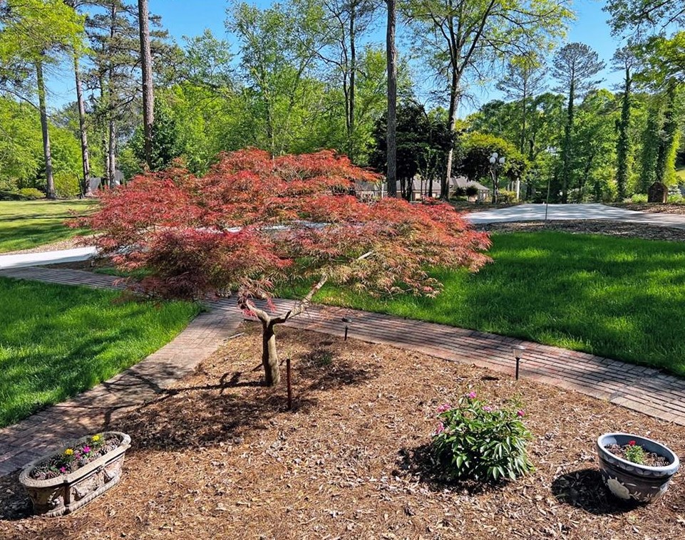 2762 Cliffview Dr Sw, Lilburn, GA 30047