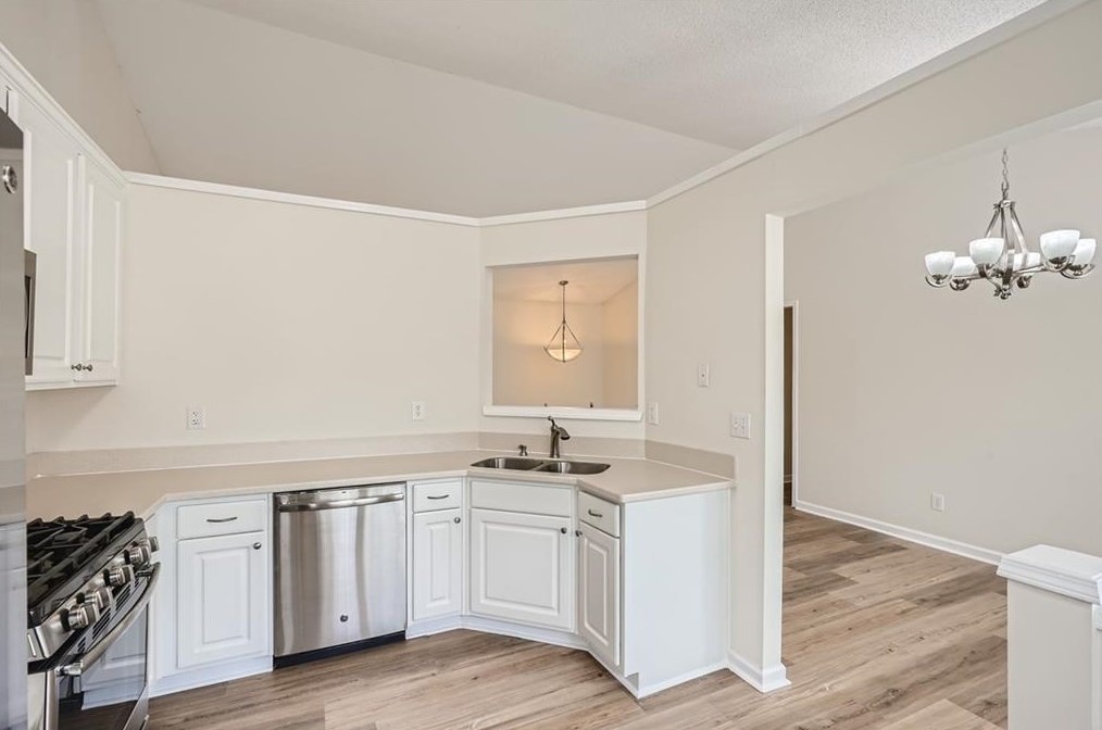 4067 Wintersweet Dr, Decatur GA  30034-5236 exterior