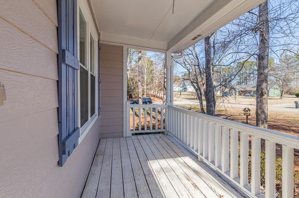 572 Emerald Pines Dr, Dallas GA  30157-8527 exterior