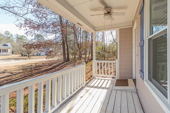 572 Emerald Pines Dr, Dallas GA  30157-8527 exterior