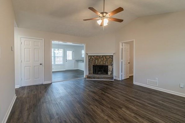 572 Emerald Pines Dr, Dallas GA  30157-8527 exterior