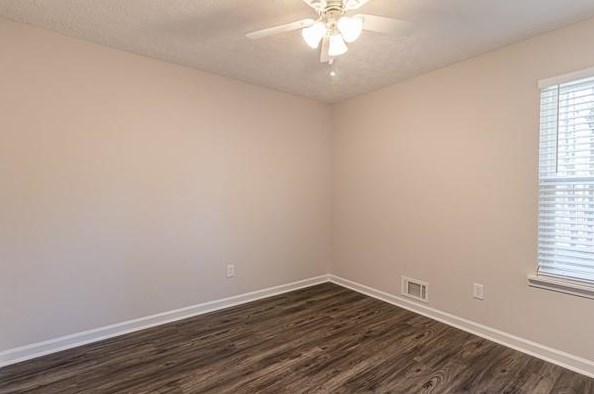 572 Emerald Pines Dr, Dallas GA  30157-8527 exterior