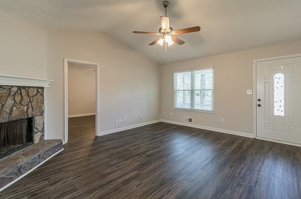 572 Emerald Pines Dr, Dallas GA  30157-8527 exterior